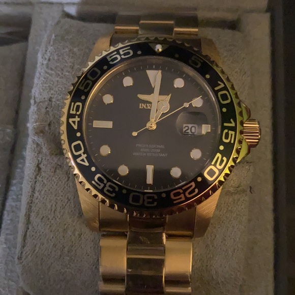 BRAND NEW  GOLD INVICTA WATCH & BRACLET SET - Picture 2 of 4